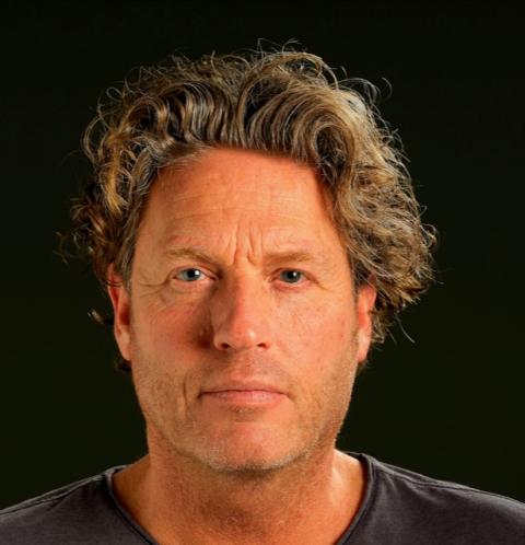 Intro afbeelding voor interview: “Het snijvlak tussen de commerciële markt en de overheid vind ik interessant.”